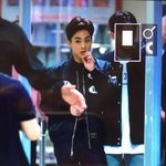 [EXO] 이거 <b>민석</b>이 얼굴 작은데 ? 