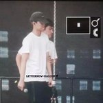 [EXO] 이짤 종인이랑 디오 연예인이랑 <b>시큐</b>같다ㅋㅋㅋㅋ
