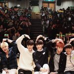 팬싸 처음해보는 아이돌