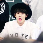 아이돌 팬사인회 <b>페도라</b> 패션