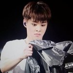 [EXO] 너무놀래서 콧구멍도<b>확장</b>
