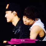[<b>시우민</b>] <b>첸</b>체니  뒤에서 꼬옥 안아주는 <b>시우민</b> >.<