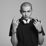 [EXO] 까판 안열려서 초조해하는 <b>니모습</b>이 보인다