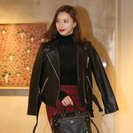 <b>볼살</b> 오른 박수진