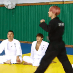 [EXO] 백현 <b>발차기</b> ㄷㄷ