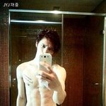초콜릿 돋는 남자아이돌 <b>복근</b>