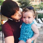 [EXO] 아기는 <b>시큰둥</b>한데 혼자 신난 남자