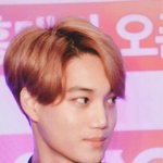 [카이] 종인이 <b>턱</b><b>선</b> 종예야