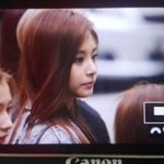 <b>쯔위</b>가 걍 융숮설 얼굴이며 몸매며 다바른다