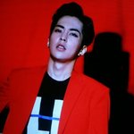 [시우민] 옷 다 입었는데 너무 야한 오늘자 시우민 ㅇㅅㅇ''