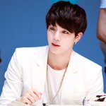 [방탄소년단] 석진센빠이 귀 아랫쪽에 두개 뚫은거 개발<b>린다</b>