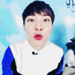 [EXO] <b>입술</b> 내밀면서 들어와