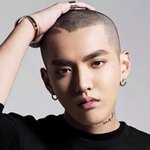 [EXO] <b>연민</b>정만큼 독해져라 혜상아