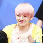[<b>엔터</b>톡] 솔직히 동그리안경쓴사람 좋지않음?