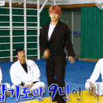 [엔터톡] 전국대회 금메달 백현 합기도실력.gif
