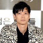 얼룩<b>무늬</b>도 소화하는 남자