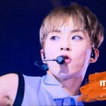 [시우민] ㅅㄷ. 언제 봉춤 독무를 준비한건지..새삼 시우민 대단하다