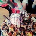 <b>니손</b>에 지금 먹을거 들려있지?