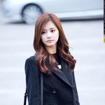 [트와이스] 뮤뱅 출근길을 화보로 만드는 <b>쯔위</b>