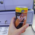 [댓글부탁해] <추가>매일 음료수를 주고가시는 손님 뭘까요??