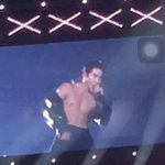 [EXO] <b>정작</b> 근육보여준 수호는 노관심