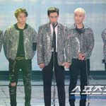 [EXO] 패션리더 답다 엑소금<b>색옷</b>이랑 비교됨