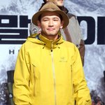 등산복 <b>차림</b>의 황정민