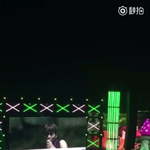 [카이] 종인<b>이의</b> 어깨공개! 