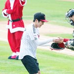 [EXO] 디오 <b>시구</b>한거봄?