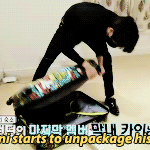 [카이] 김종인이 여행가방에는 딸랑 <b>잠바</b>두개