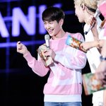 <b>심</b><b>쿵</b>하게 하트 주는 아이돌