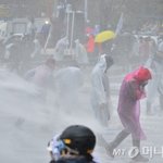 [EXO] 경찰 '물대포 맞은' 70대男 뇌진탕..병원 "생명 <b>위독</b>"