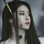 <b>지연</b>이랑 진 닮음