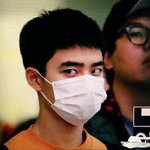[EXO] 돼지 디오 치킨못먹게했다고 째려보네