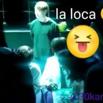 팬싸인회에서 팬이 <b>B1A4</b> 공찬한테 강제키스 하려 함.