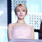 하늘하늘 걸그룹 드레스 <b>자태</b>