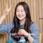 잔뜩 <b>신이</b> 나 보이는 아이돌