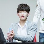 <b>카디건</b> 입은 훈훈한 男아이돌
