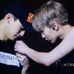 [EXO] <b>이</b> 팔뚝 <b>유지</b>해라 
