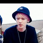 [백현] <b>이사진</b>