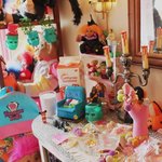 아주 <b>근지</b>러움이야