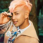 [방탄소년단] 남준이 옷 배지 영어