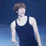 <b>은근</b> 어깨 넓은 ㅇㅏ이돌