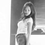 [댓글부탁해] 흰티와 청바지만으로 무대의상 소화하는 연예인