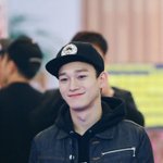 <b>청재킷</b>으로 멋낸 男 아이돌