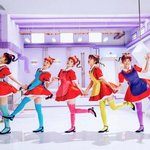 눈길 끄는 <b>독특</b>한 스타킹 패션