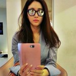 김사랑에게 풍기는 셀고 향기