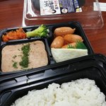 편의점에서 허니뱅쇼랑 혜자도시락으로 한끼 해결했네요^^