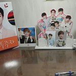 [EXO] 시험기간인데 <b>책상</b>꼬라지가 