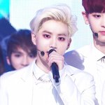 [EXO] 나 갠적으로 <b>이</b>눈<b>화장</b> 좋다고생각해